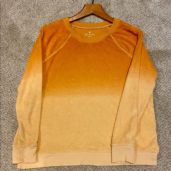 American Eagle Outfitters Tops - American Eagle xs orange ombré sweatshirt